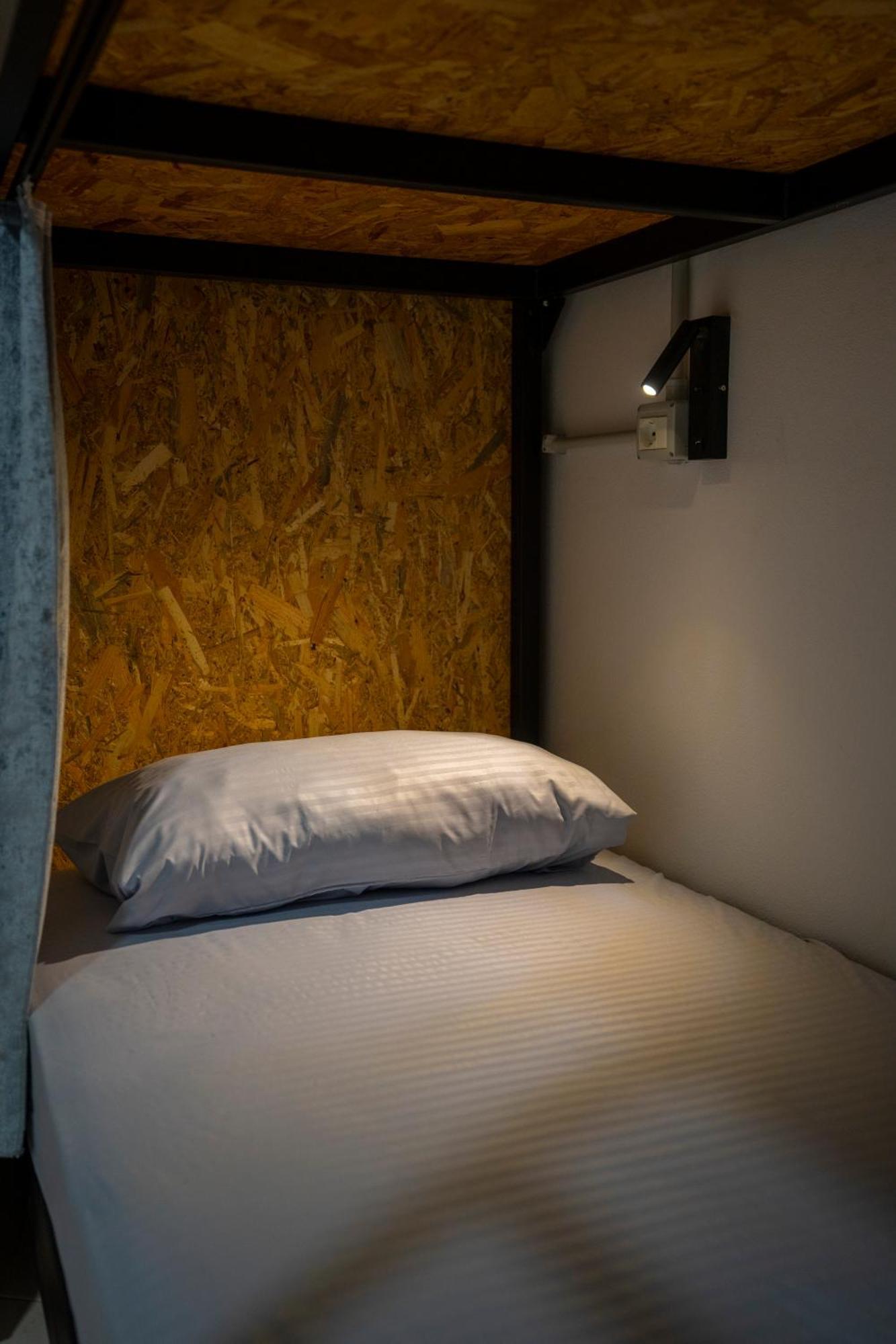 Golden Sleep Hostel Shkodër Exteriör bild